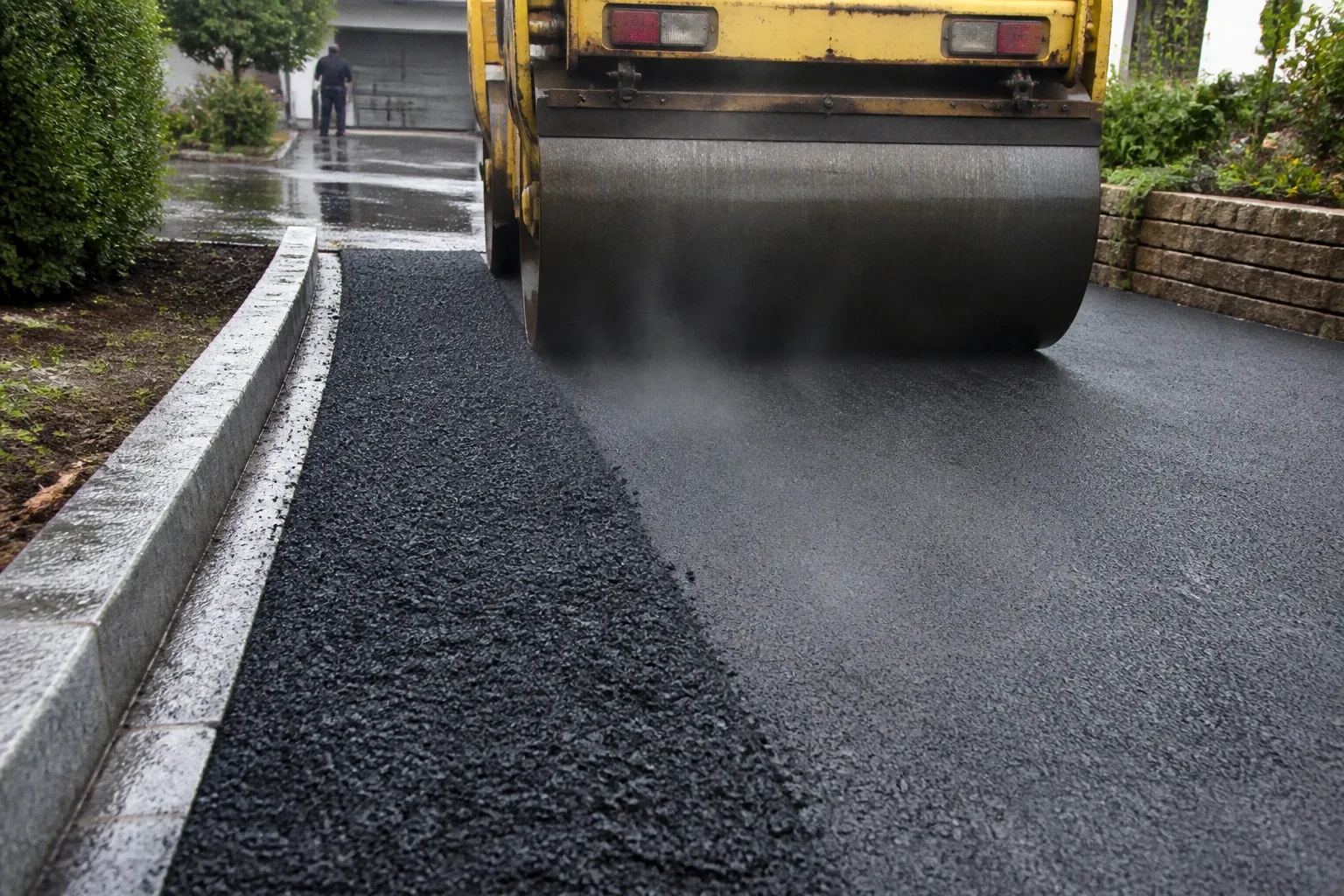 Asphaltierung von Zufahrten: Ablauf in fünf Schritten