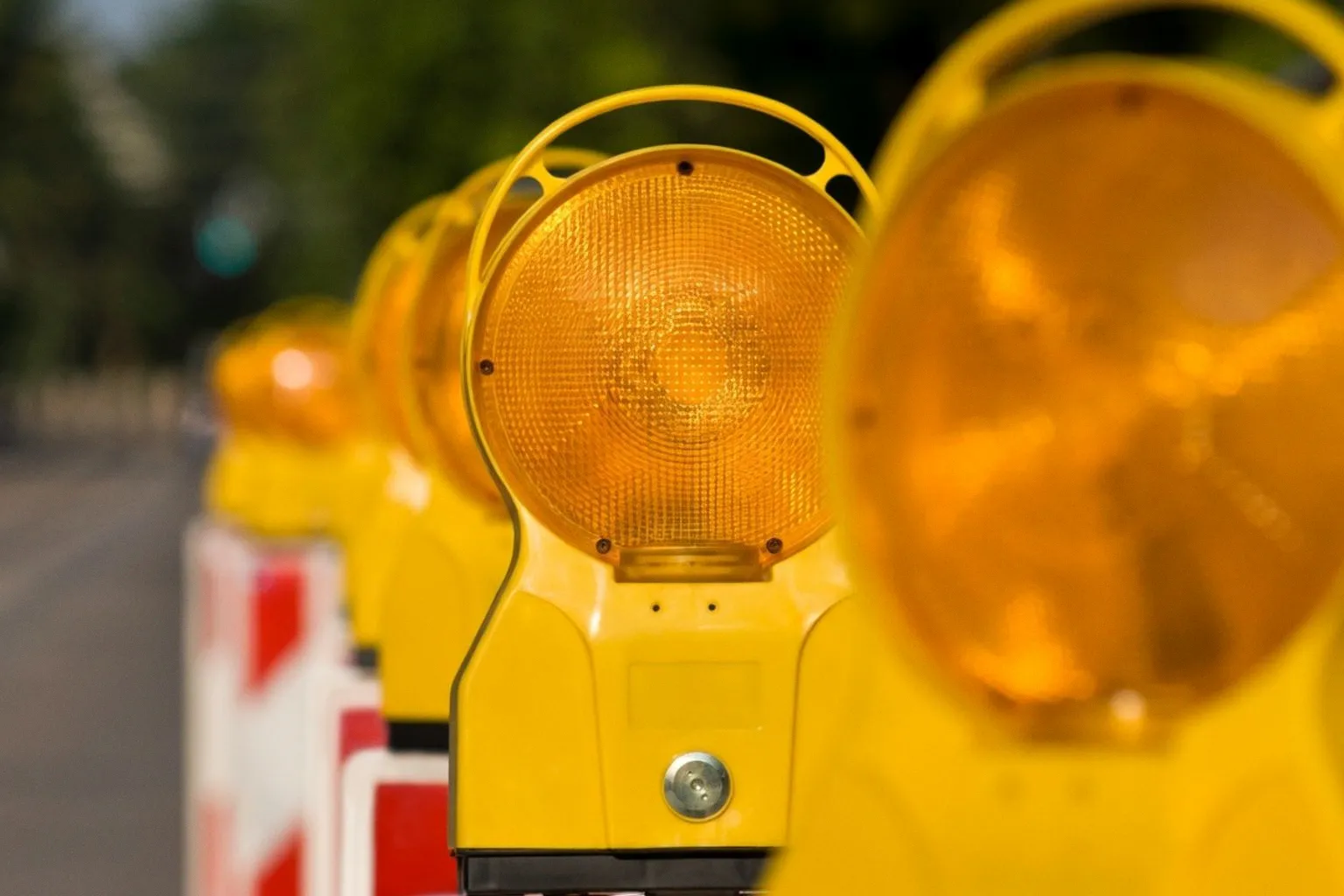 Baustellenstart an der L1151 in Thomashardt: Tiefbauarbeiten ab dem 21. August