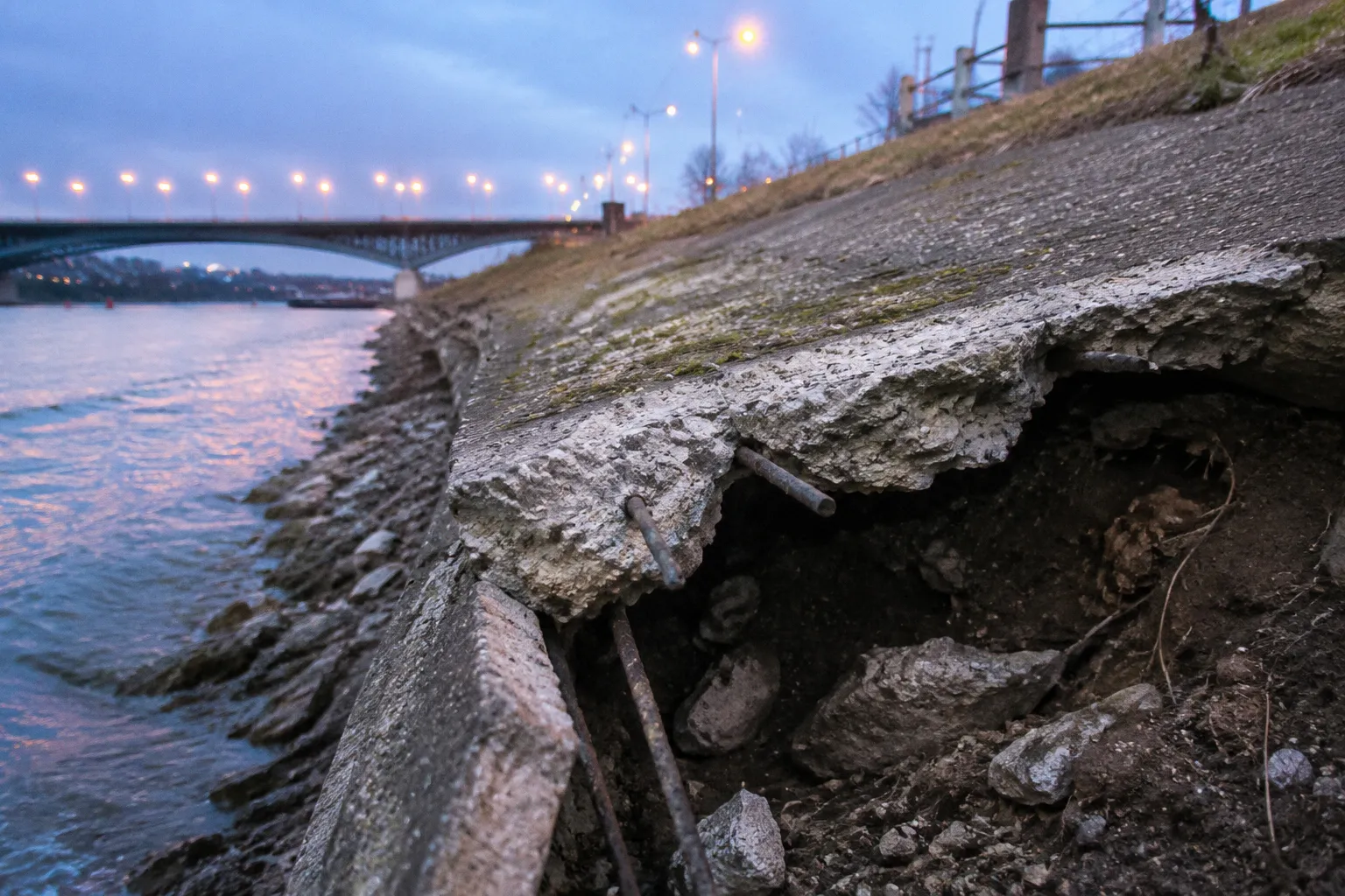 Erosion an der Ufersicherung: Fehleranalyse und Reparatur