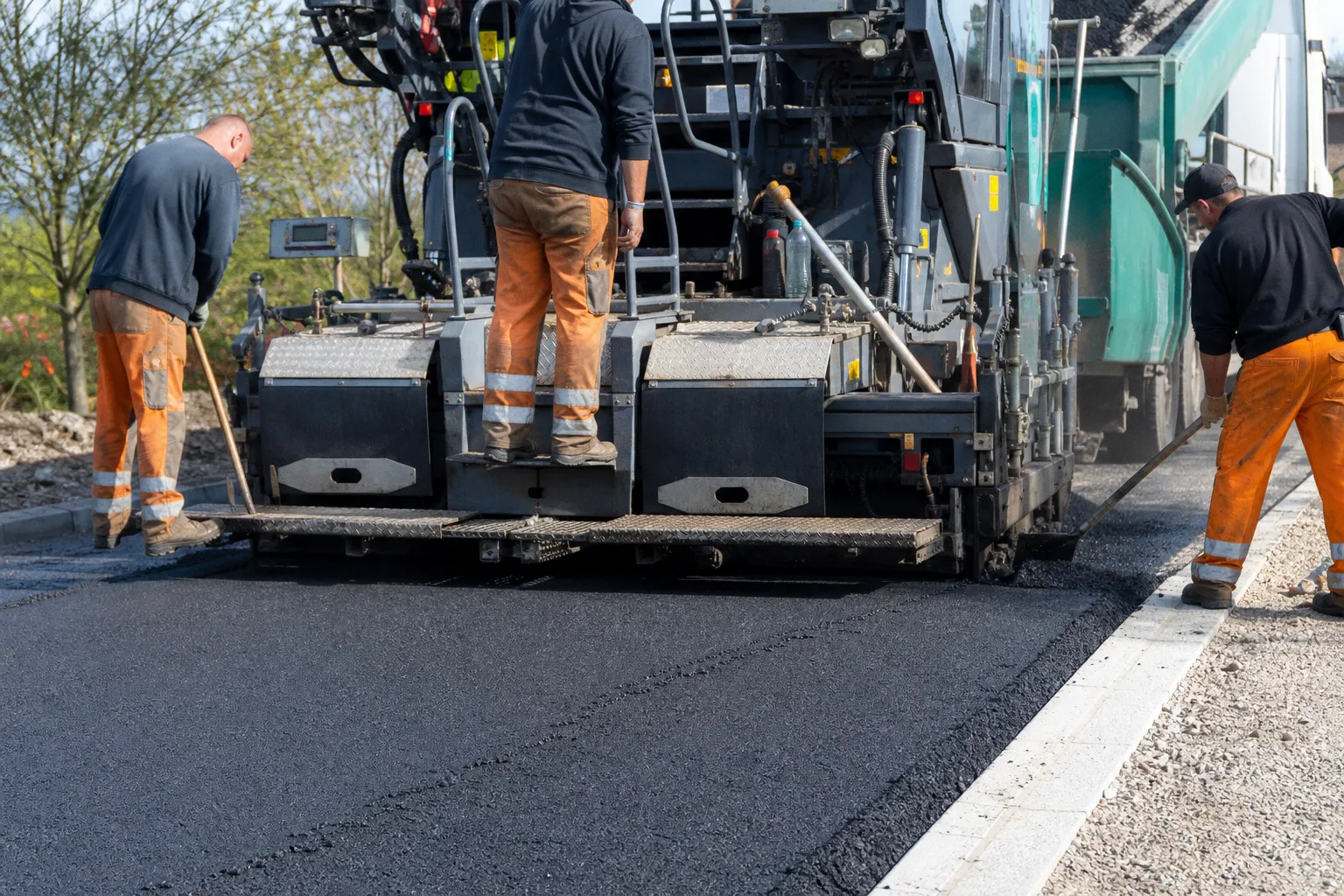 Kajima entwickelt langlebigen Asphalt aus recycelten Baustellenkunststoffen