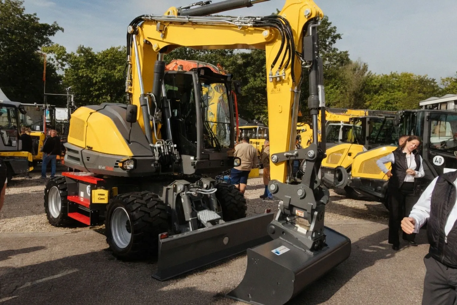 Wacker Neuson EW 135: Mobilbagger-Premiere für die 14-Tonnen-Klasse